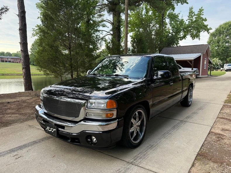 2005 GMC Sierra 2nd Gen - Image 10 of 21