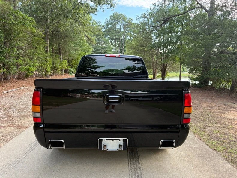 2005 GMC Sierra 2nd Gen - Image 5 of 21