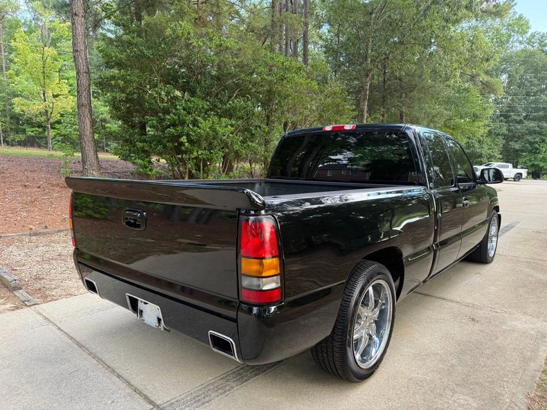 2005 GMC Sierra 2nd Gen - Image 7 of 21