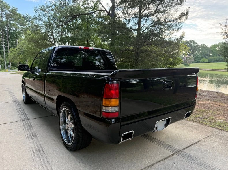 2005 GMC Sierra 2nd Gen - Image 4 of 21