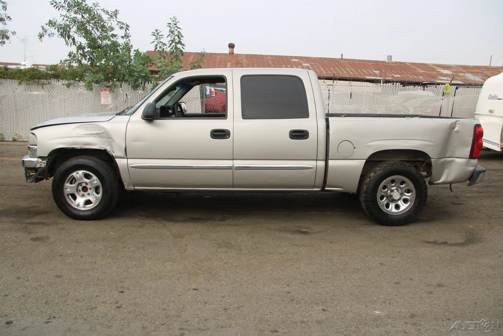2005 GMC Sierra 1st Gen - Image 3 of 21