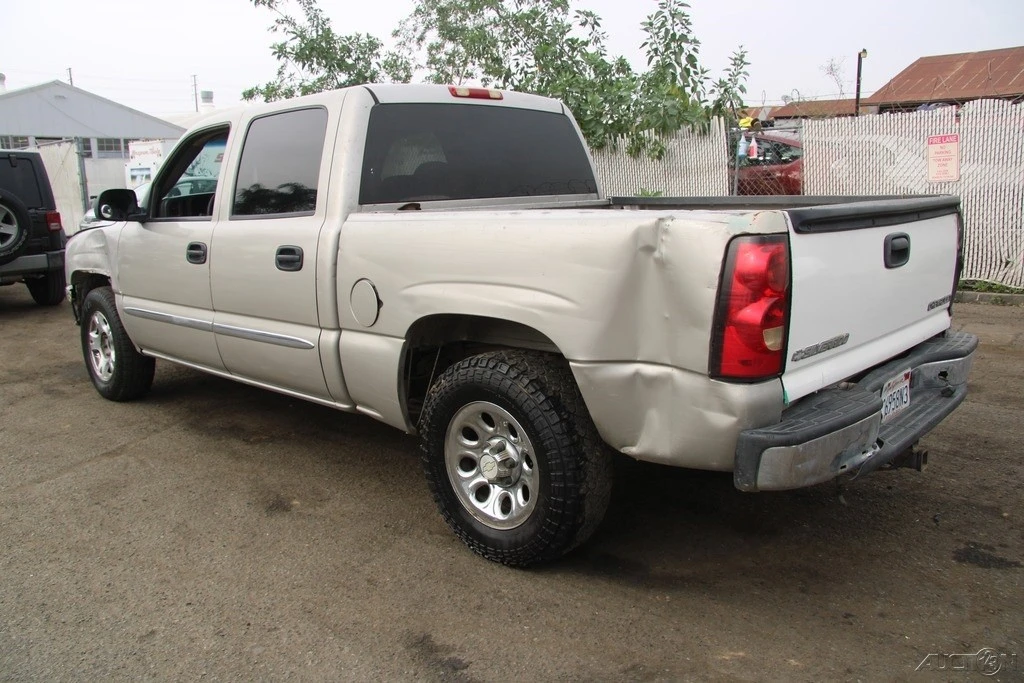 2005 GMC Sierra 1st Gen - Image 4 of 21