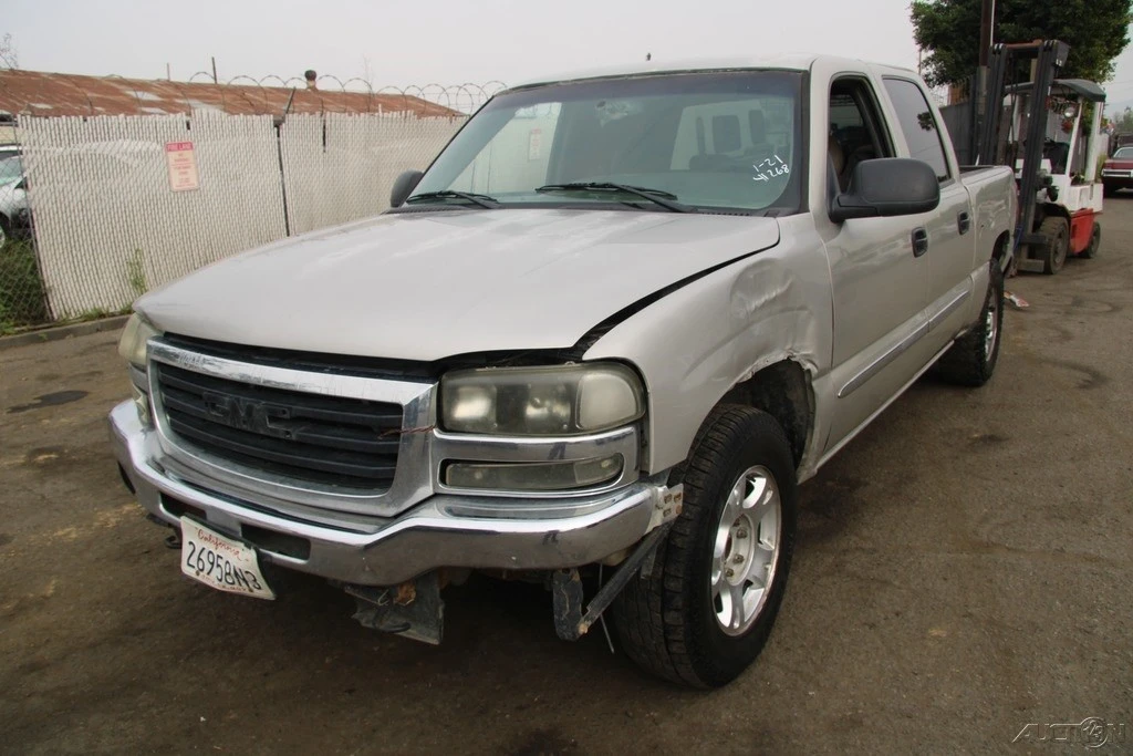 2005 GMC Sierra 1st Gen - Image 2 of 21
