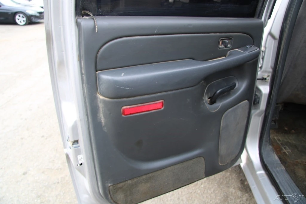 2005 GMC Sierra 1st Gen - Image 18 of 21