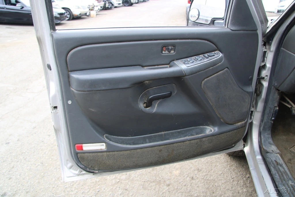 2005 GMC Sierra 1st Gen - Image 11 of 21