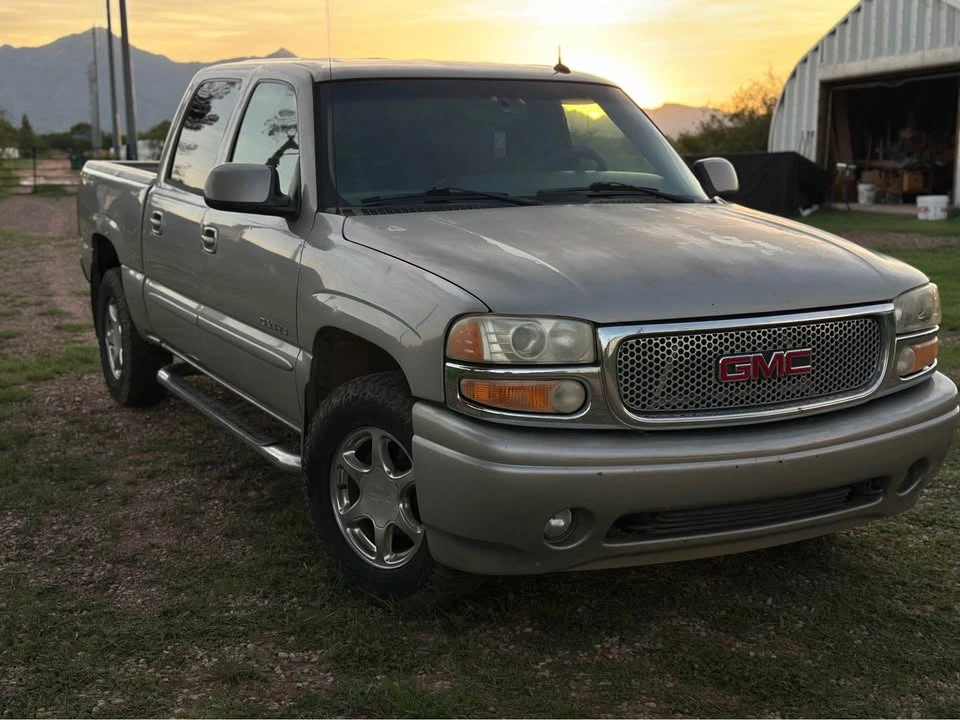 2005 GMC Sierra 2nd Gen - Image 3 of 15