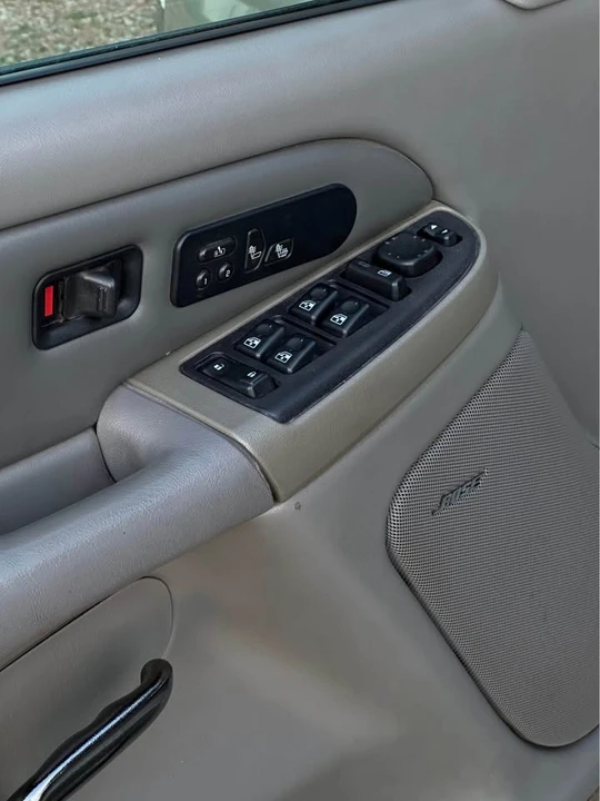 2005 GMC Sierra 2nd Gen - Image 11 of 15