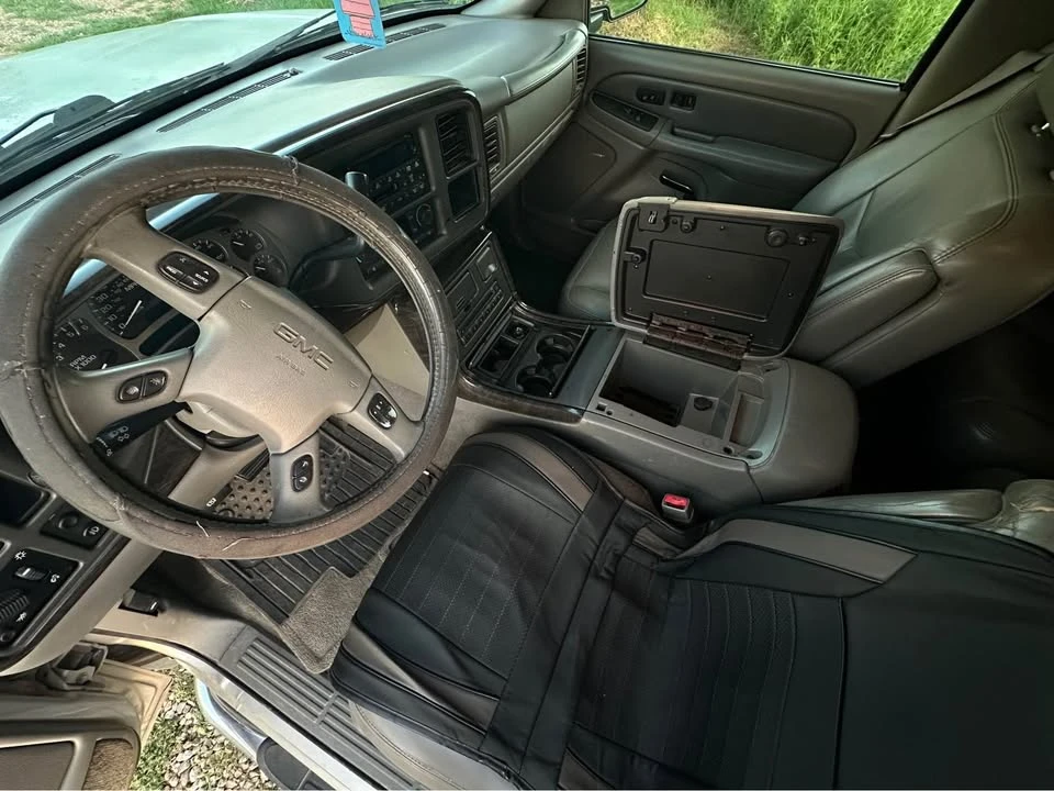 2005 GMC Sierra 2nd Gen - Image 9 of 15