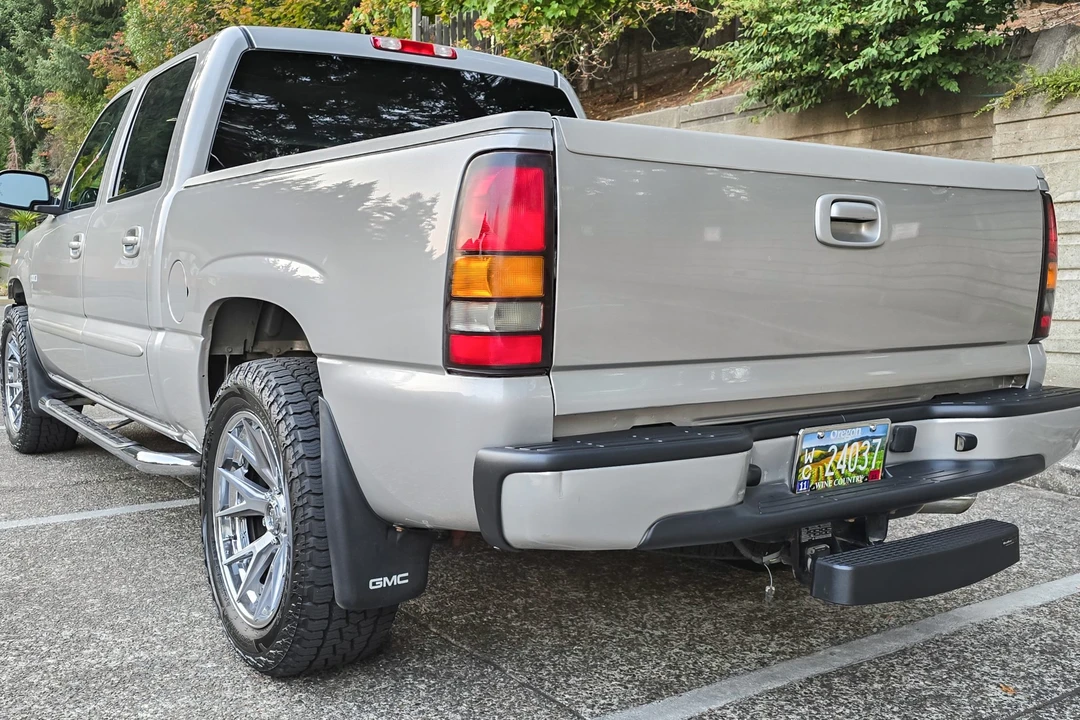 2005 GMC Sierra 2nd Gen - Image 17 of 31