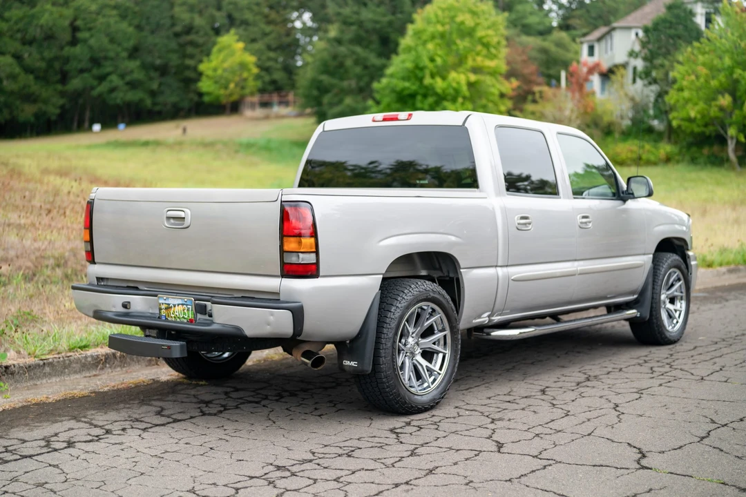 2005 GMC Sierra 2nd Gen - Image 7 of 31