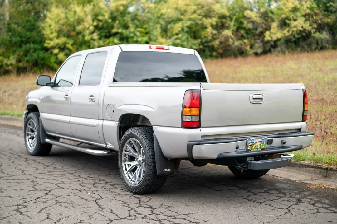 2005 GMC Sierra 2nd Gen - Image 5 of 31