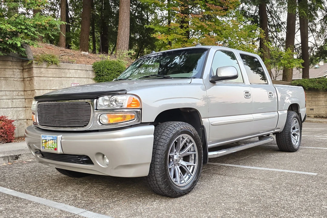 2005 GMC Sierra 2nd Gen - Image 3 of 31