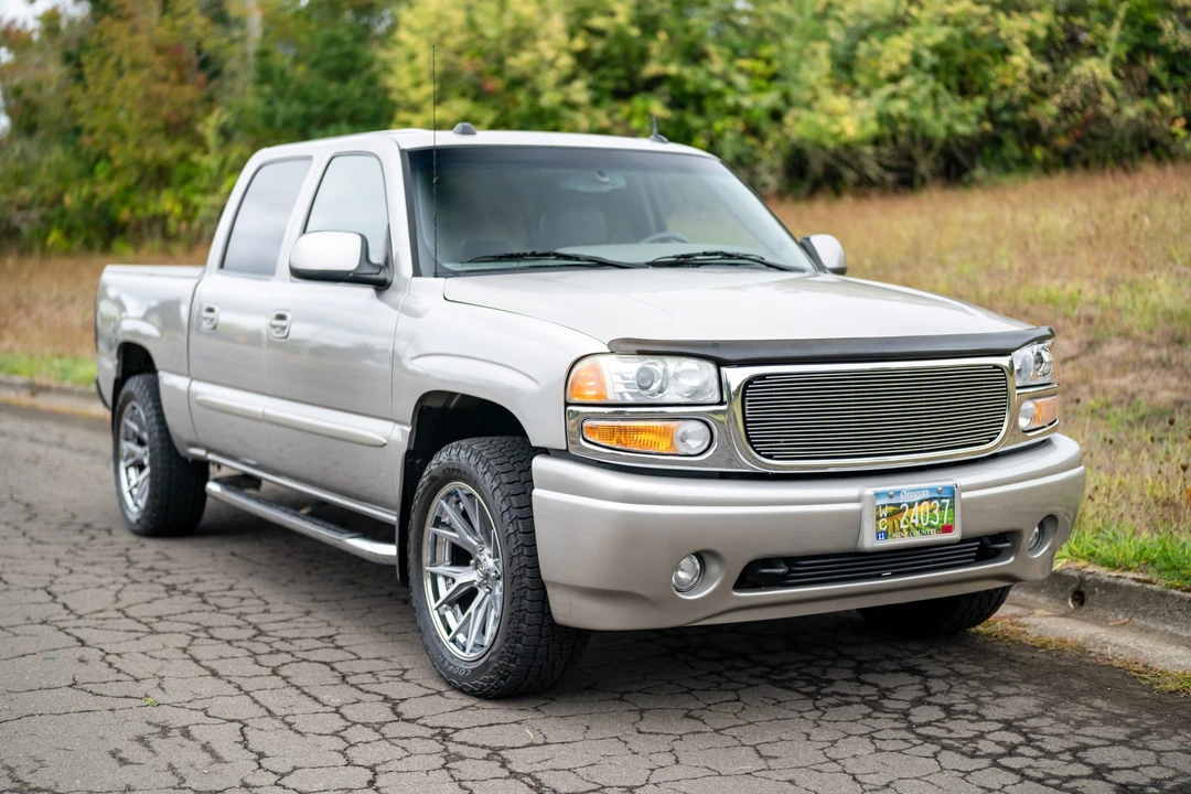 2005 GMC Sierra 2nd Gen - Image 9 of 31