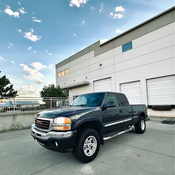 2005 GMC Sierra 1500 Extended Cab SLE Pickup 4D 6 1/2 ft