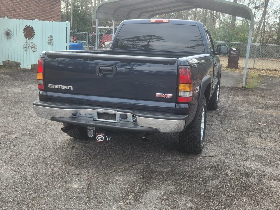 2005 GMC Sierra 2nd Gen - Image 7 of 9