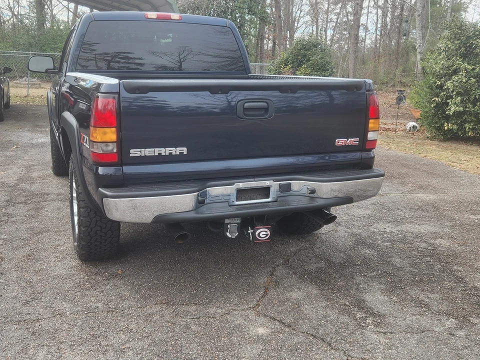 2005 GMC Sierra 2nd Gen - Image 8 of 9