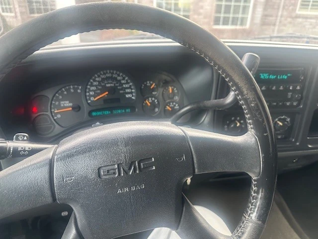 2005 GMC Sierra 2nd Gen - Image 14 of 18