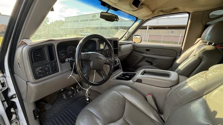 2005 GMC Sierra 2nd Gen - Image 11 of 15