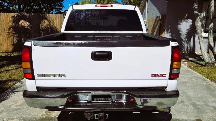 2005 GMC Sierra 2nd Gen - Image 5 of 15