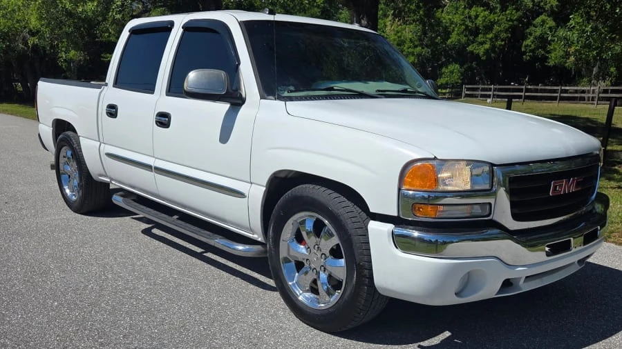 2005 GMC Sierra 2nd Gen - Image 6 of 15
