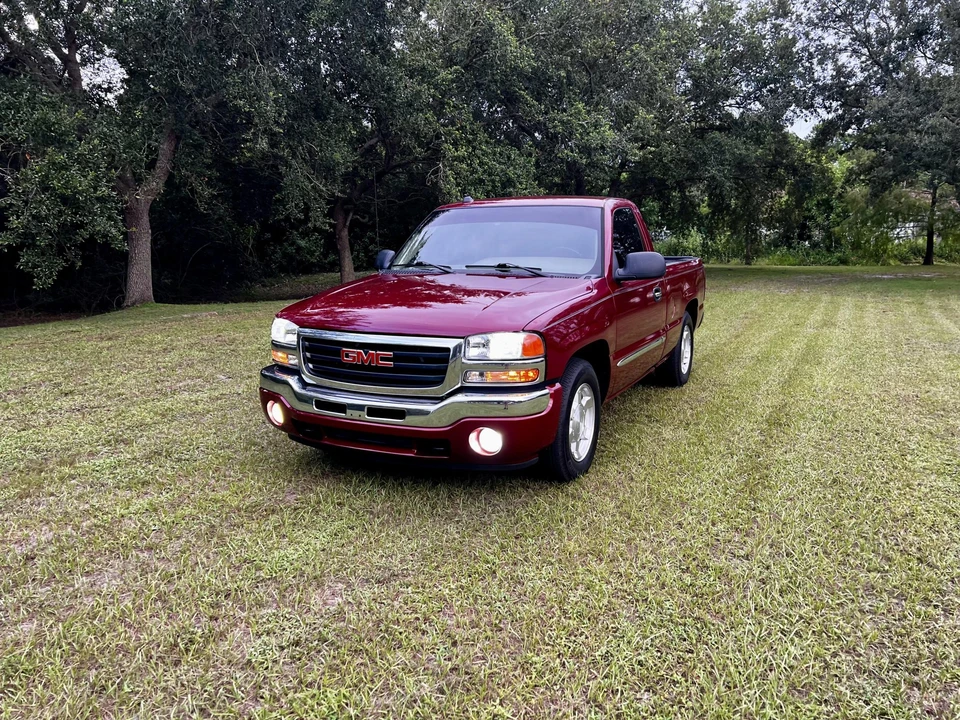 2005 GMC Sierra 2nd Gen - Image 5 of 31