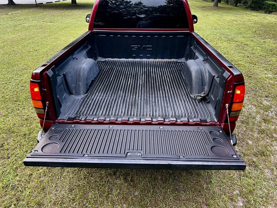 2005 GMC Sierra 2nd Gen - Image 28 of 31