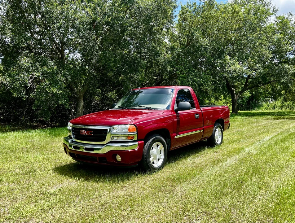 2005 GMC Sierra 2nd Gen - Image 4 of 31
