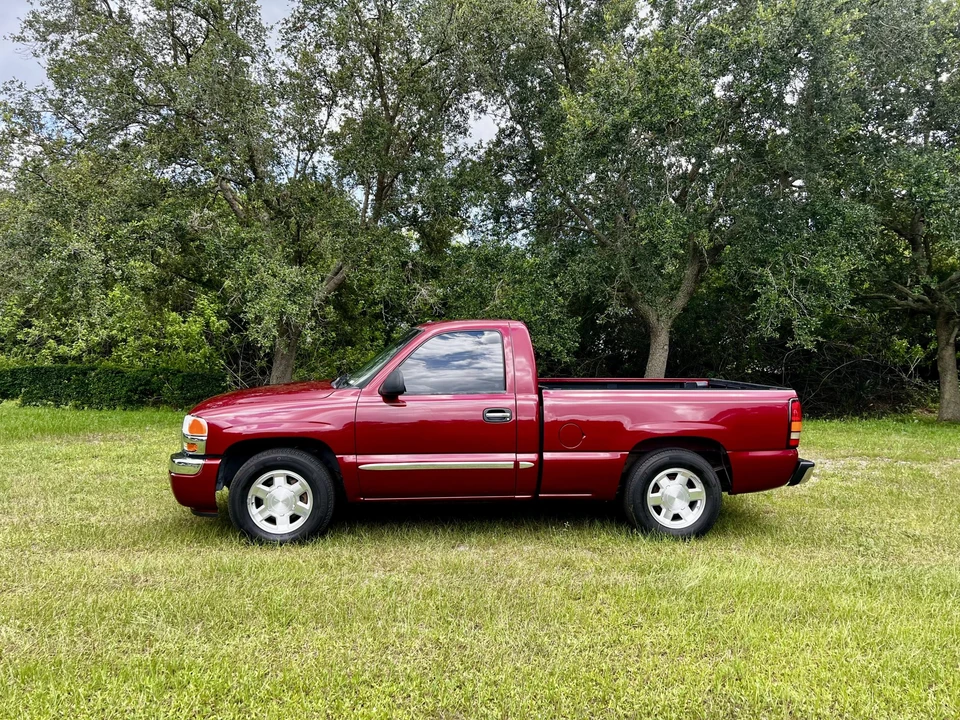 2005 GMC Sierra 2nd Gen - Image 21 of 31