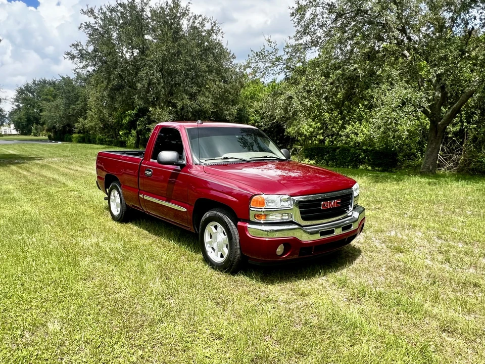 2005 GMC Sierra 2nd Gen - Image 8 of 31