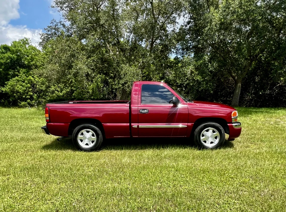 2005 GMC Sierra 2nd Gen - Image 11 of 31