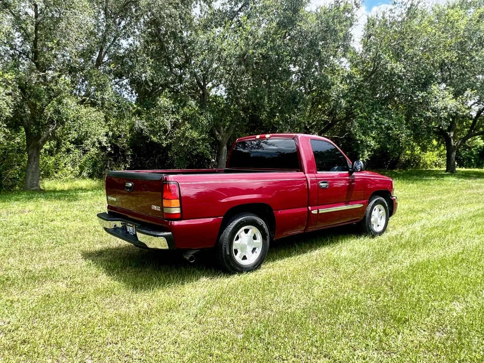 2005 GMC Sierra 2nd Gen - Image 14 of 31