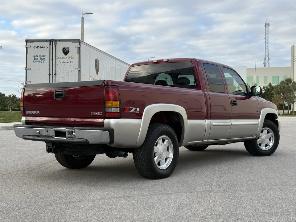 2005 GMC Sierra 1st Gen - Image 2 of 21