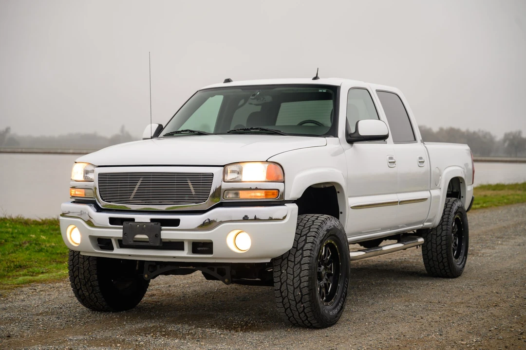 2005 GMC Sierra 2nd Gen - Image 25 of 31