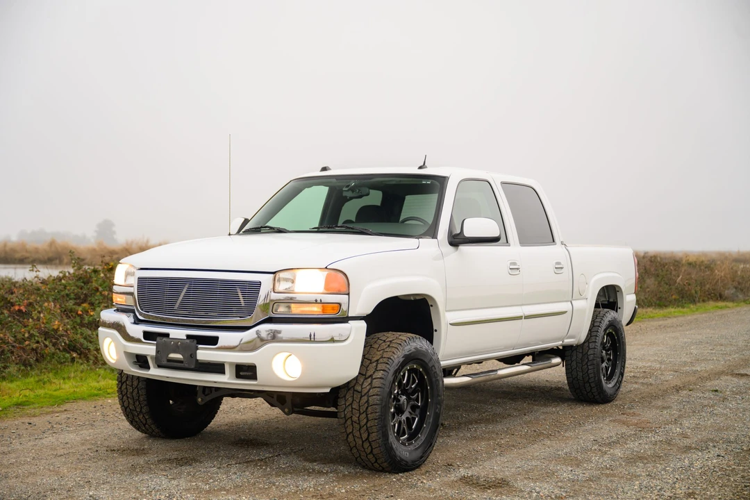 2005 GMC Sierra 2nd Gen - Image 24 of 31