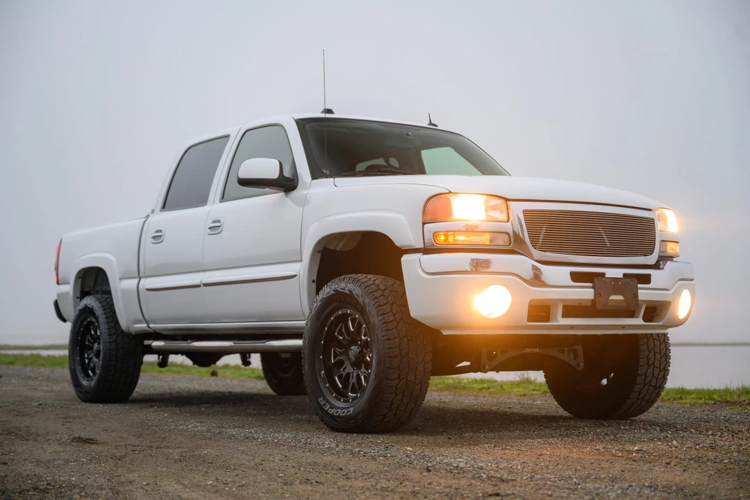 2005 GMC Sierra 2nd Gen - Image 19 of 31