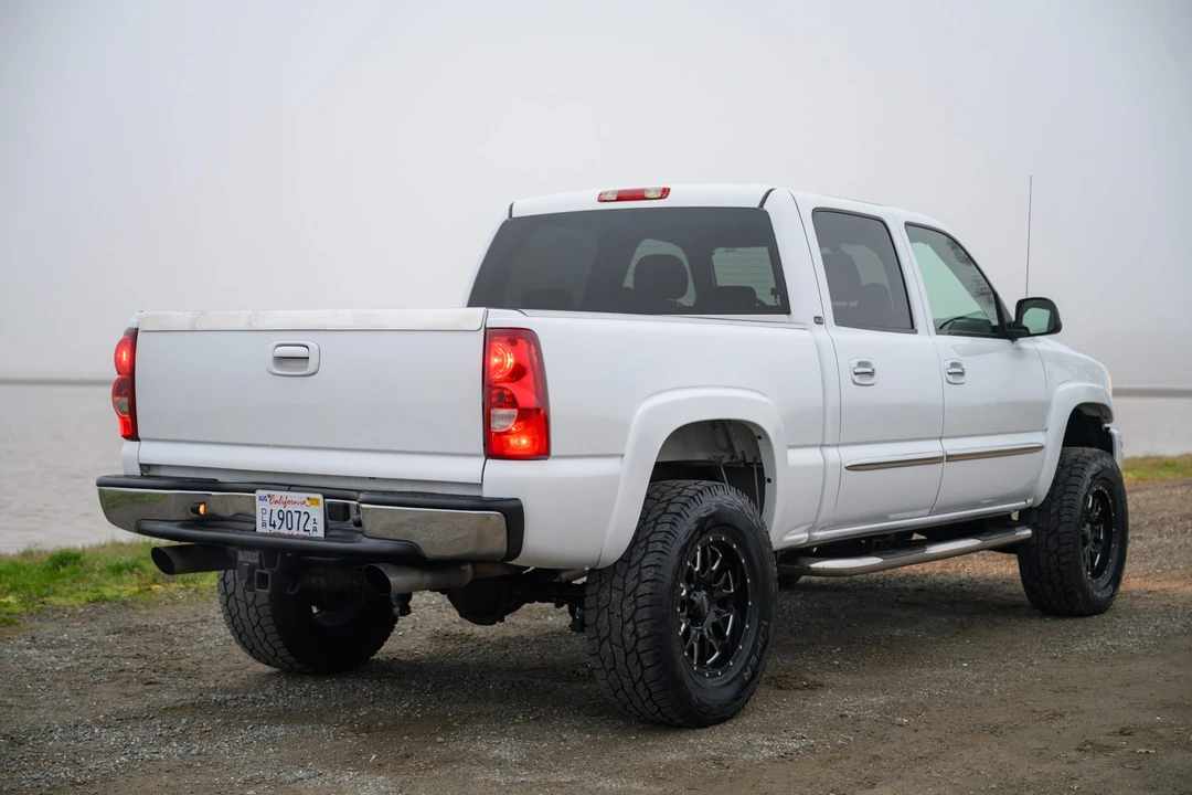 2005 GMC Sierra 2nd Gen - Image 15 of 31