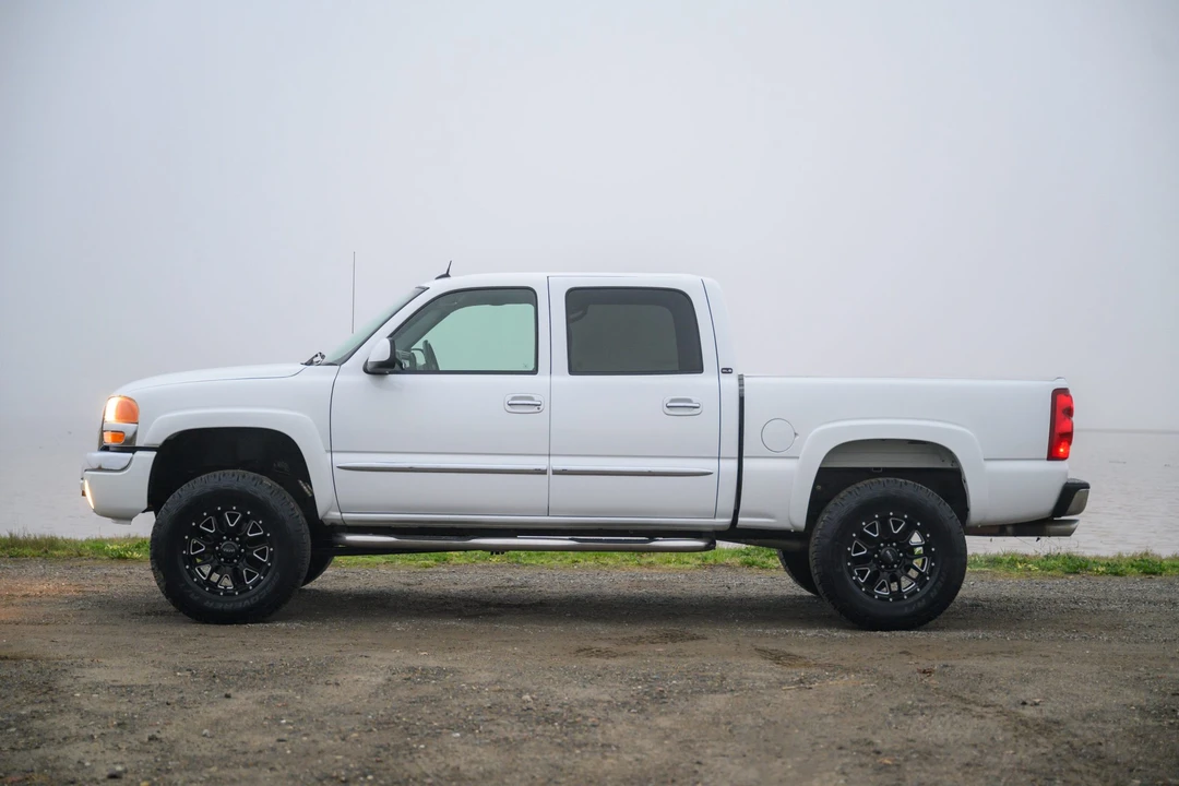 2005 GMC Sierra 2nd Gen - Image 6 of 31