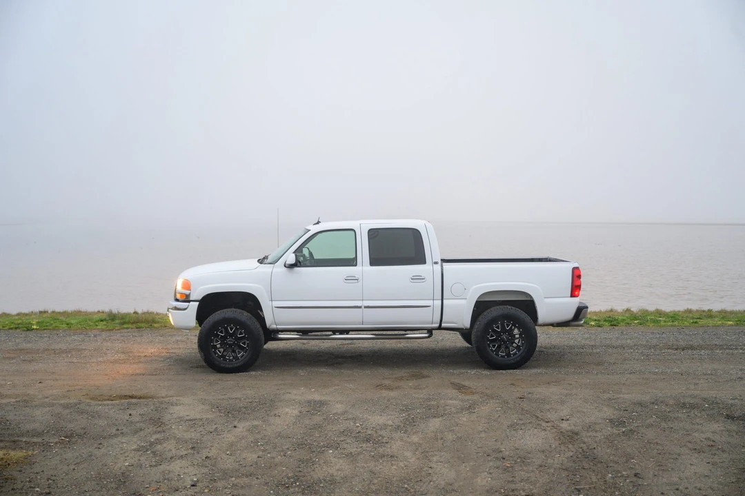 2005 GMC Sierra 2nd Gen - Image 4 of 31