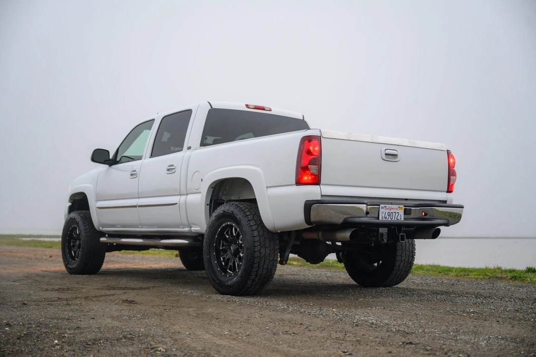 2005 GMC Sierra 2nd Gen - Image 9 of 31