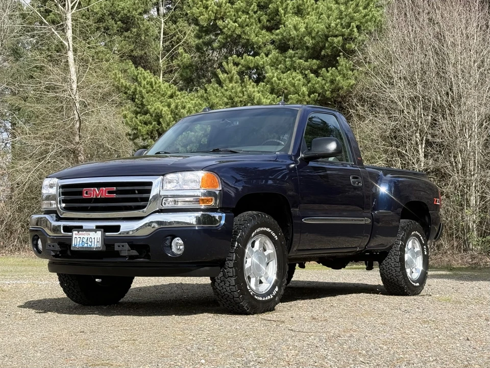 2005 GMC Sierra 2nd Gen - Image 3 of 31