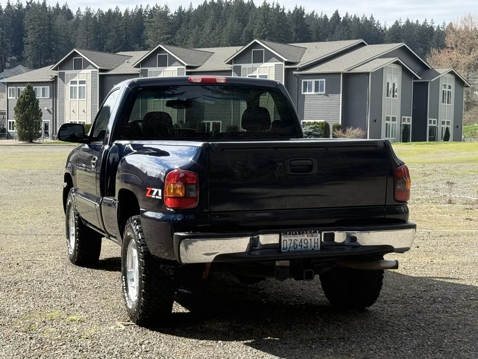 2005 GMC Sierra 2nd Gen - Image 21 of 31