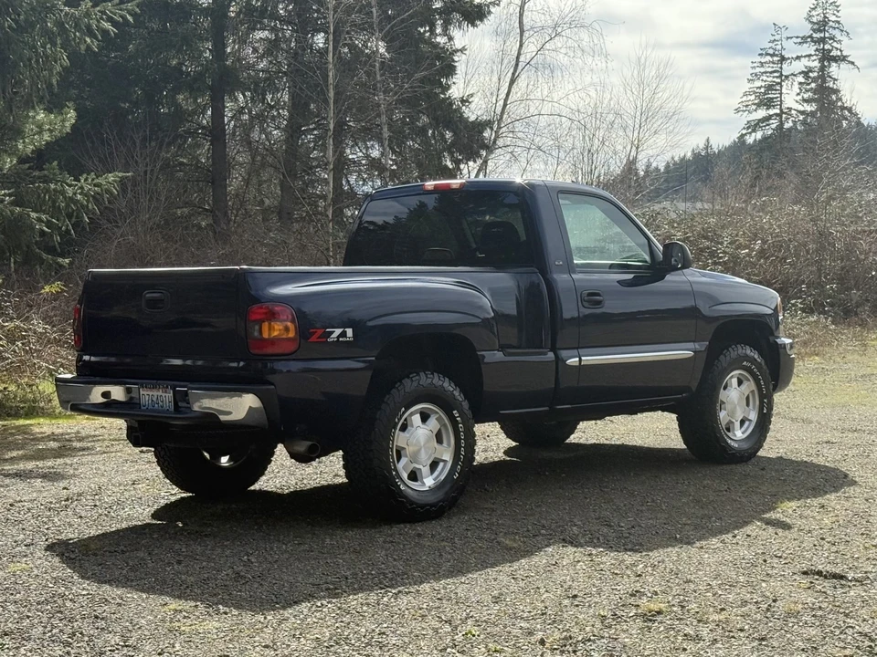 2005 GMC Sierra 2nd Gen - Image 18 of 31