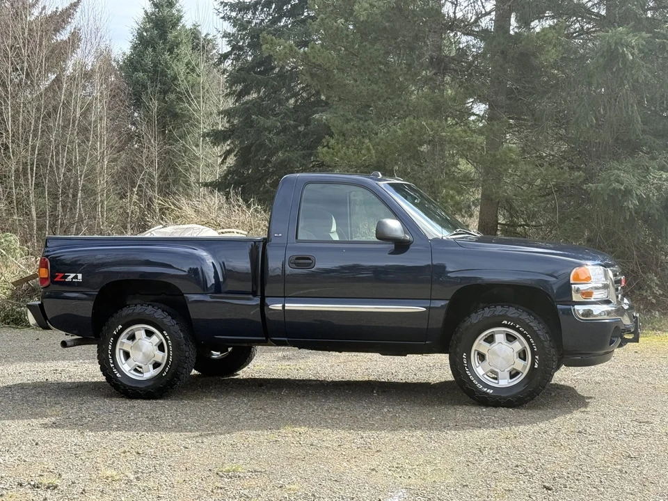 2005 GMC Sierra 2nd Gen - Image 12 of 31
