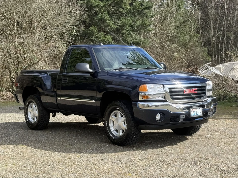 2005 GMC Sierra 2nd Gen - Image 9 of 31