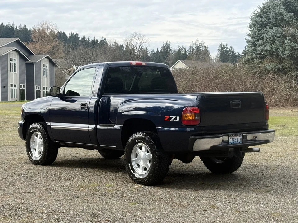 2005 GMC Sierra 2nd Gen - Image 24 of 31