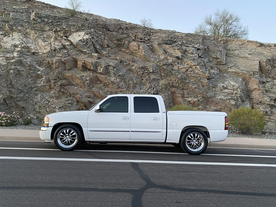 2005 GMC Sierra 2nd Gen - Image 26 of 31