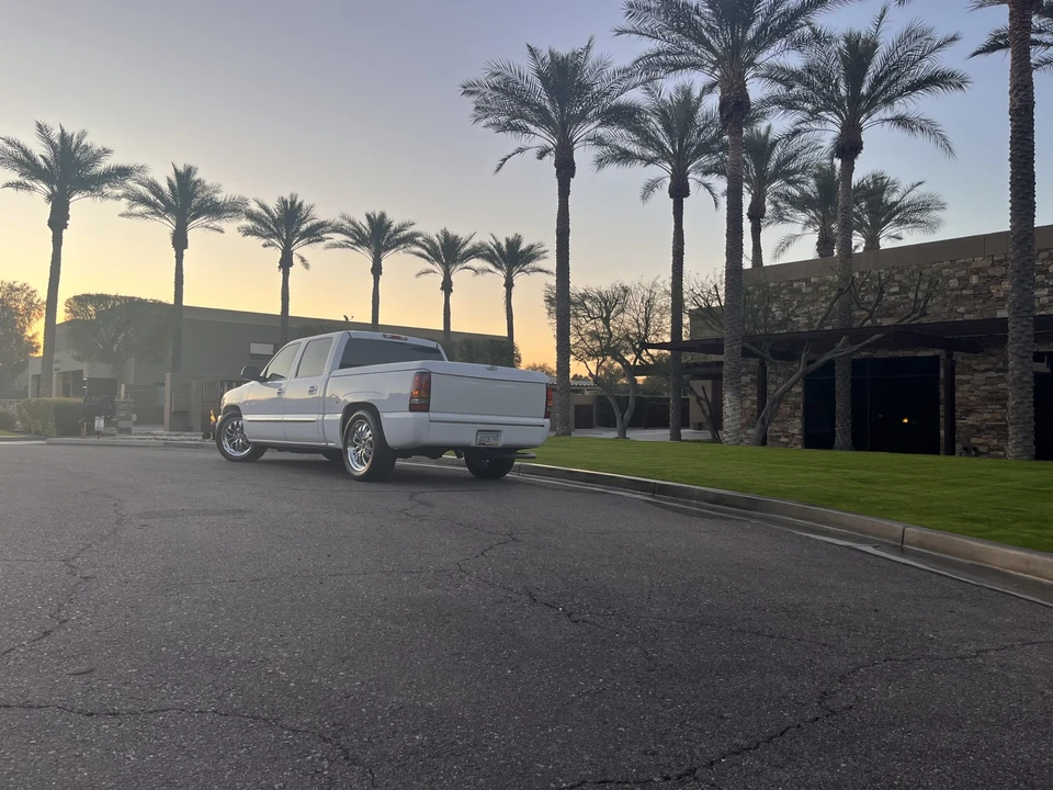 2005 GMC Sierra 2nd Gen - Image 19 of 31