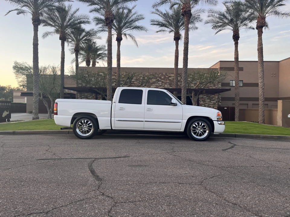 2005 GMC Sierra 2nd Gen - Image 10 of 31