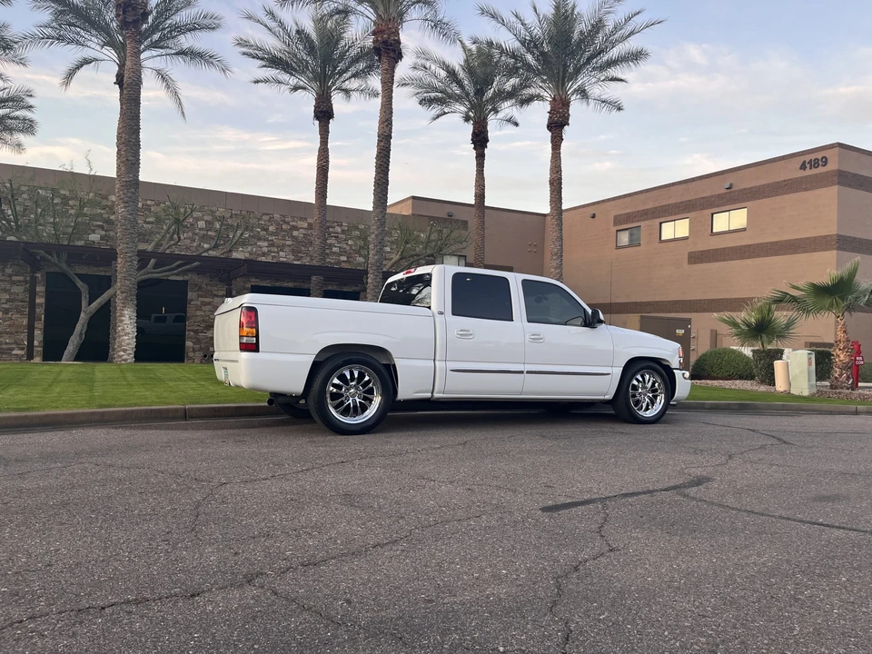 2005 GMC Sierra 2nd Gen - Image 13 of 31
