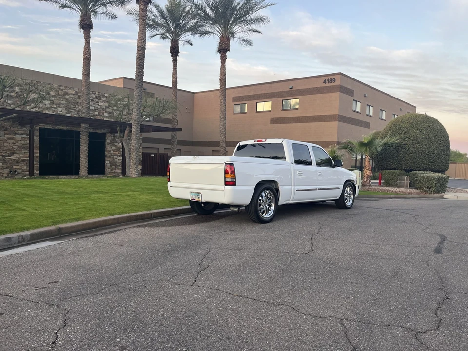 2005 GMC Sierra 2nd Gen - Image 15 of 31